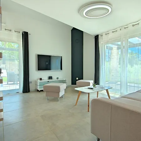 Vila Crystallina *