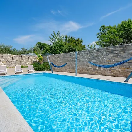 Vila Crystallina *