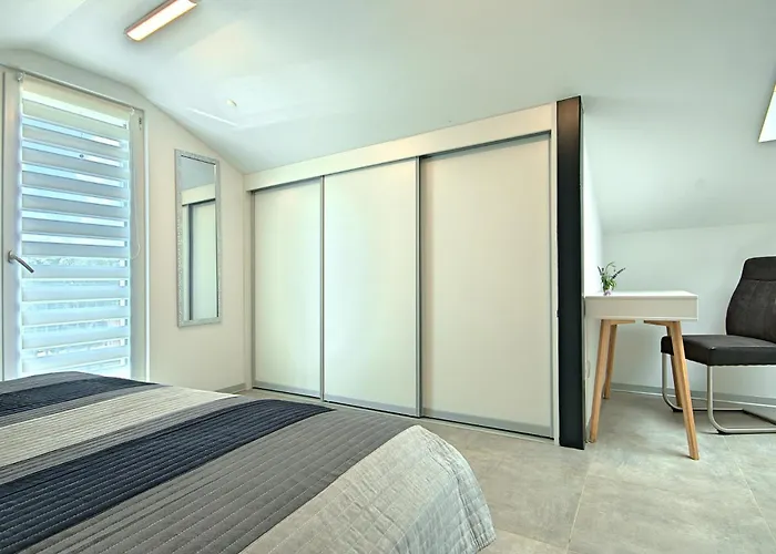 Crystallina Βίλα Ουμάγκ