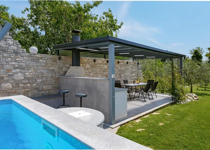 Crystallina 别墅 乌马格